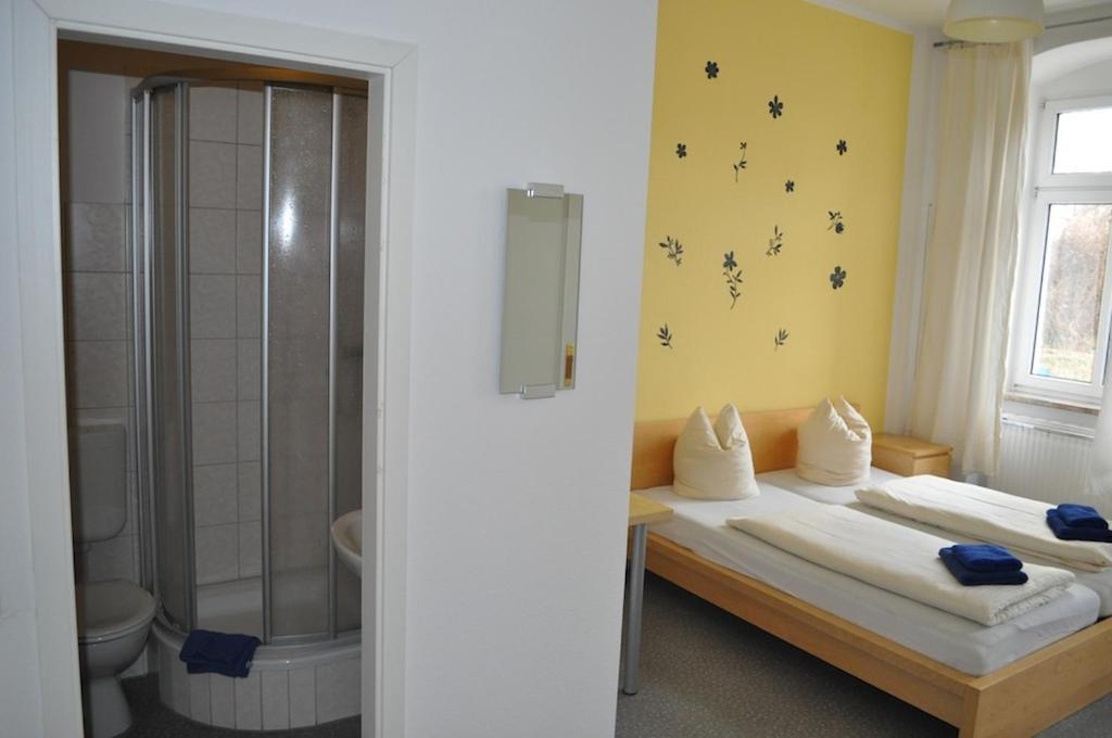 A Bed Privatzimmer Dresden - Nichtraucherpension Rom bilde